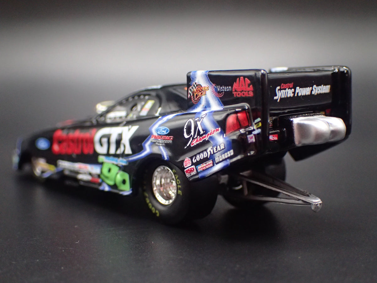 2000 FORD MUSTANG FUNNY CAR JOHN FORCE CASTROL GTX 1:64 SCALE DIECAST MODEL CAR