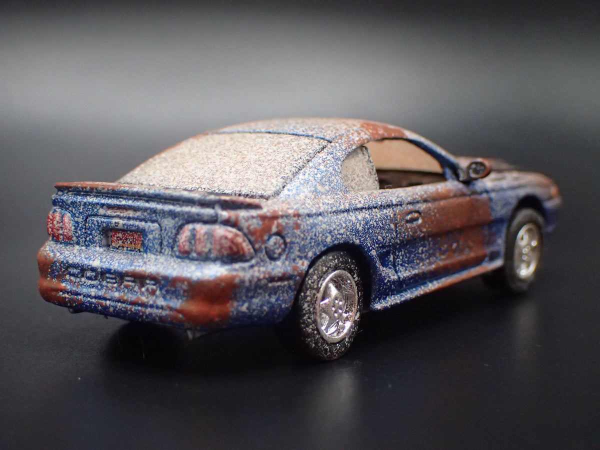 1997 97 FORD MUSTANG COBRA BARN FIND BLUE 1:64 SCALE DIORAMA DIECAST MODEL CAR