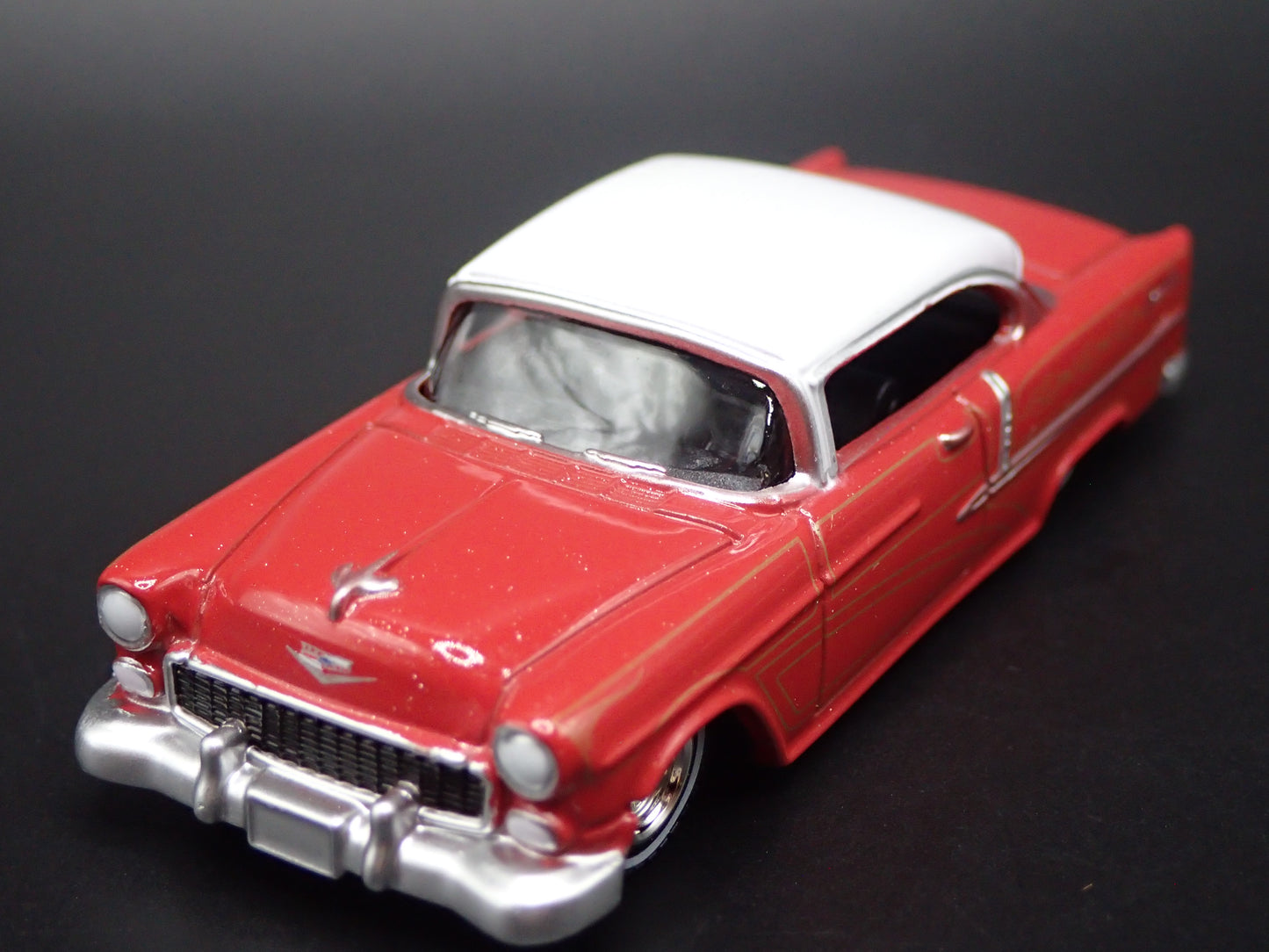 1955 55 CHEVY CHEVROLET BEL AIR LOWRIDER 1:64 SCALE DIORAMA DIECAST MODEL CAR