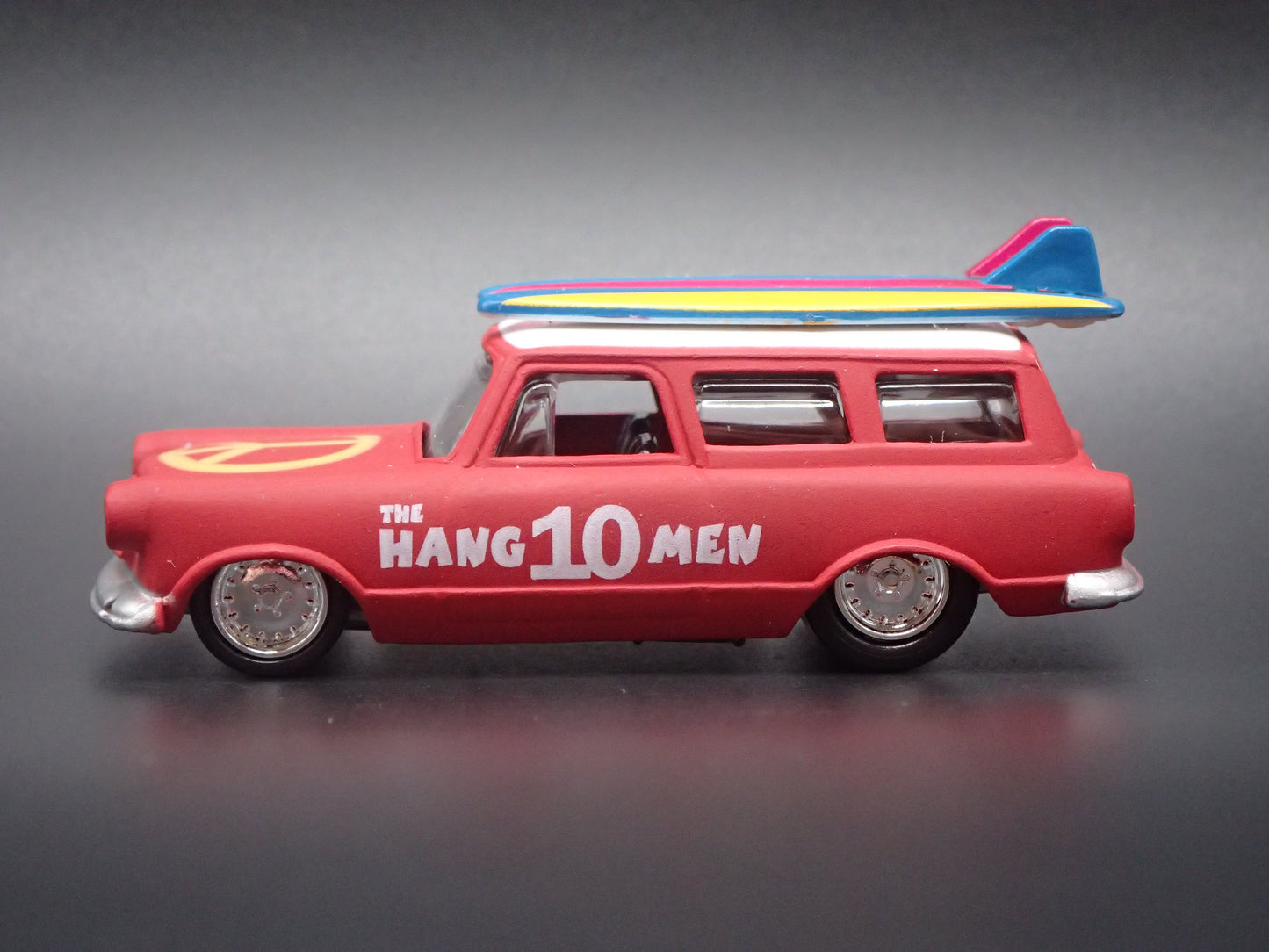 1959 59 AMC RAMBLER WAGON SURFING 1/64 SCALE COLLECTIBLE DIORAMA DIECAST MODEL CAR