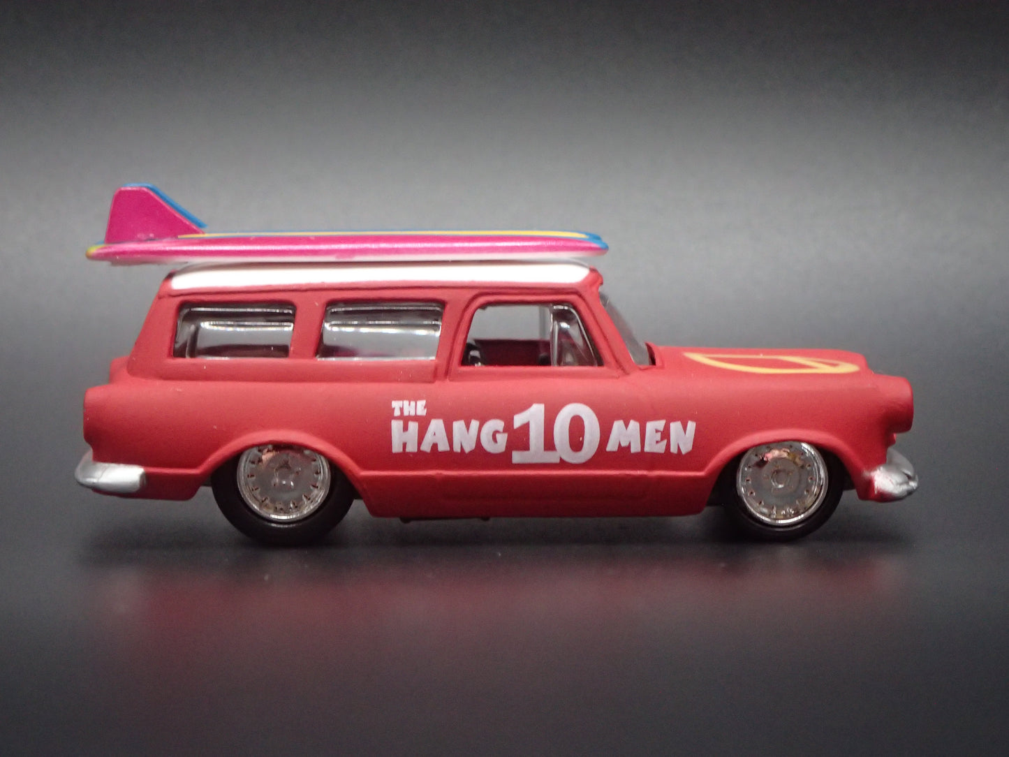 1959 59 AMC RAMBLER WAGON SURFING 1/64 SCALE COLLECTIBLE DIORAMA DIECAST MODEL CAR