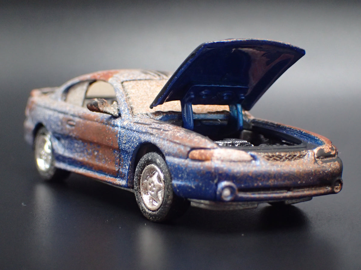 1997 97 FORD MUSTANG COBRA BARN FIND BLUE 1:64 SCALE DIORAMA DIECAST MODEL CAR