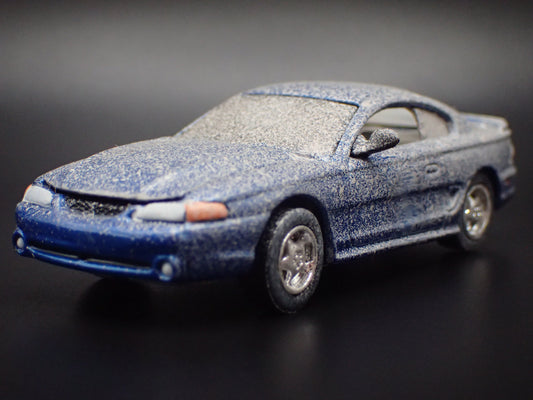 1997 97 FORD MUSTANG COBRA BARN FIND BLUE 1:64 SCALE DIORAMA DIECAST MODEL CAR