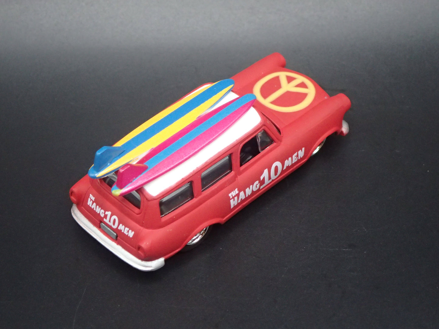 1959 59 AMC RAMBLER WAGON SURFING 1/64 SCALE COLLECTIBLE DIORAMA DIECAST MODEL CAR