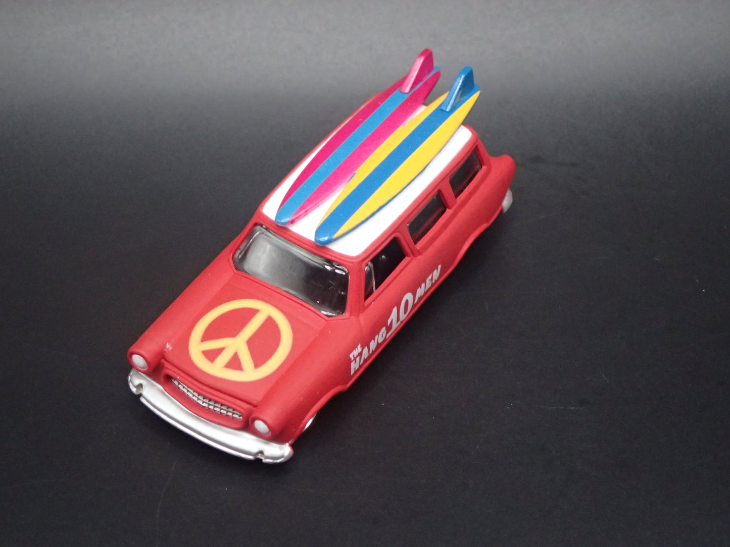 1959 59 AMC RAMBLER WAGON SURFING 1/64 SCALE COLLECTIBLE DIORAMA DIECAST MODEL CAR