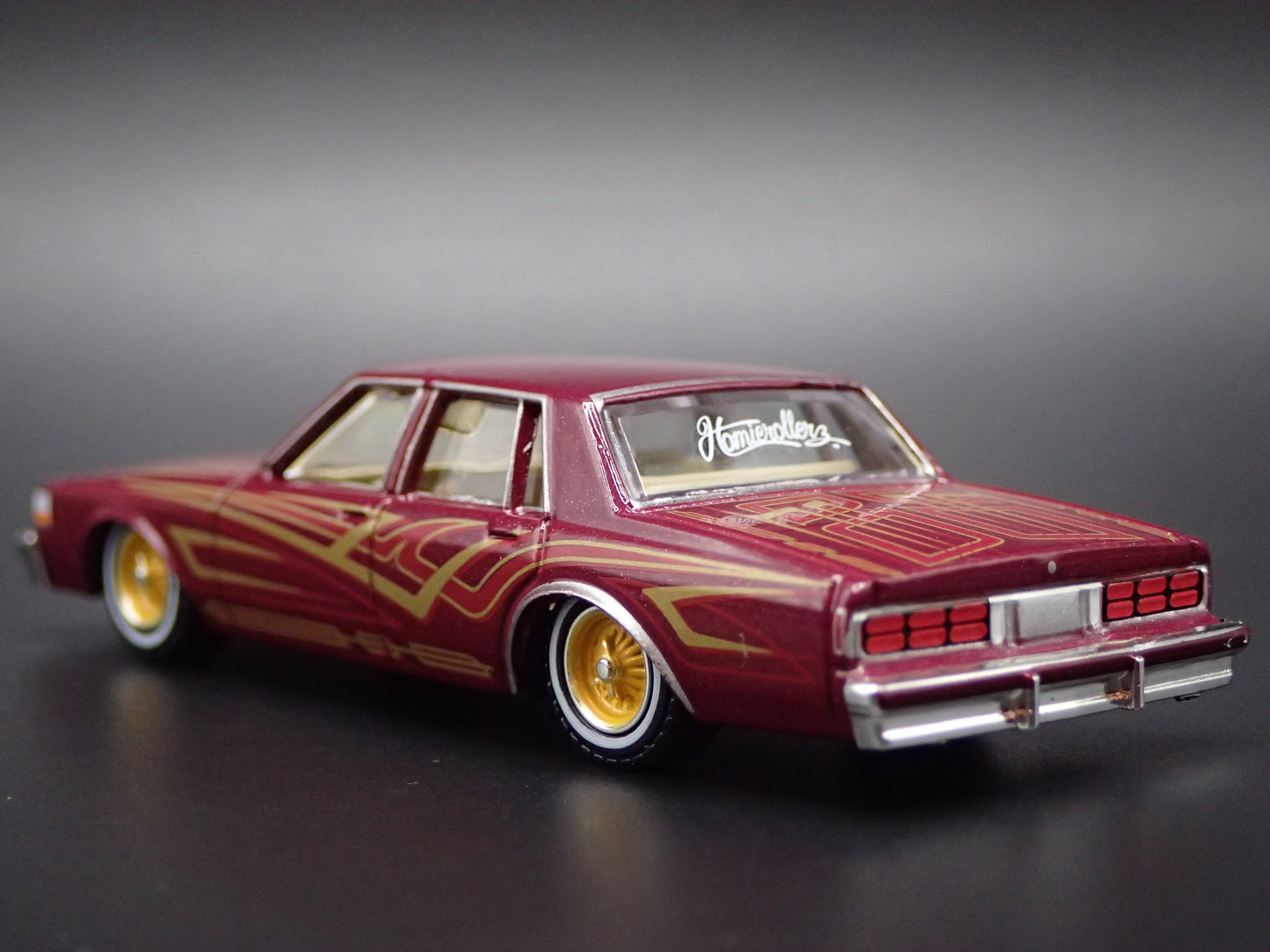 1990 90 CHEVY CHEVROLET CAPRICE CLASSIC LOWRIDER 1/64 SCALE DIECAST MODEL CAR