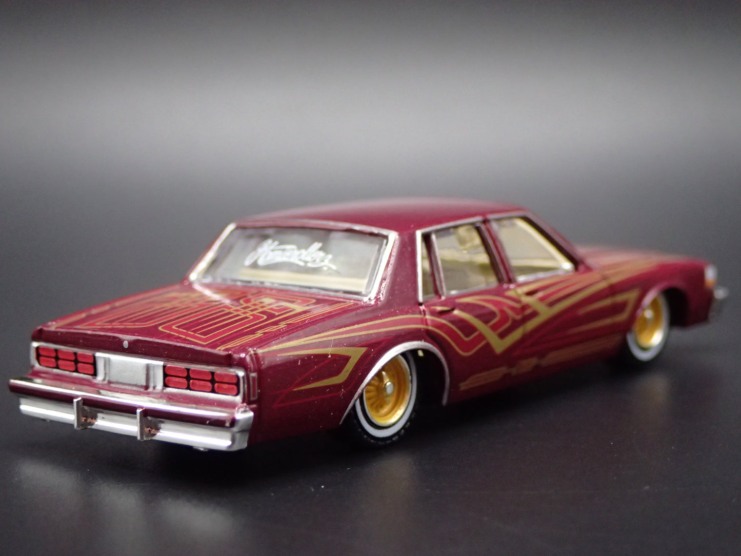 1990 90 CHEVY CHEVROLET CAPRICE CLASSIC LOWRIDER 1/64 SCALE DIECAST MODEL CAR