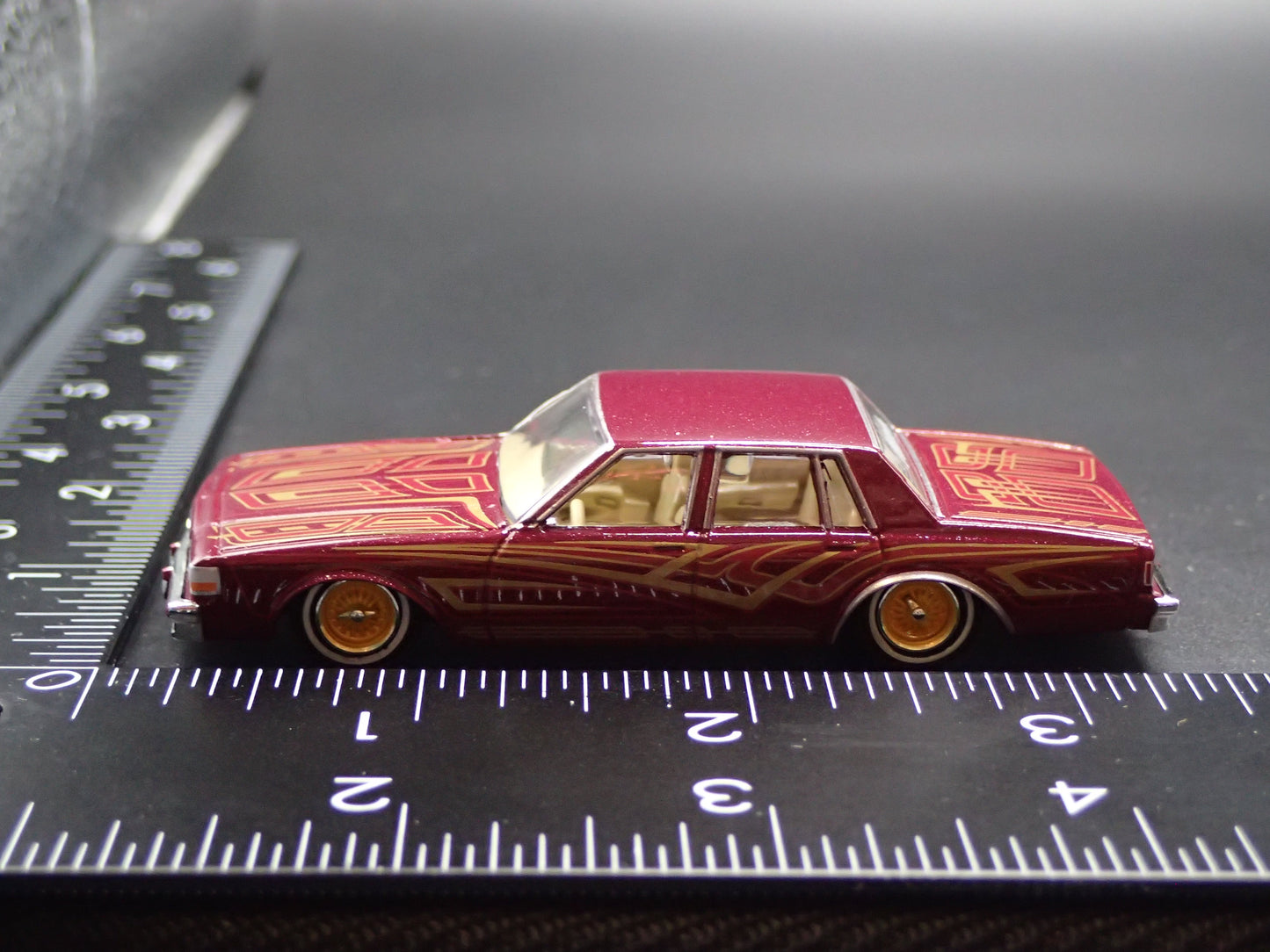 1990 90 CHEVY CHEVROLET CAPRICE CLASSIC LOWRIDER 1/64 SCALE DIECAST MODEL CAR