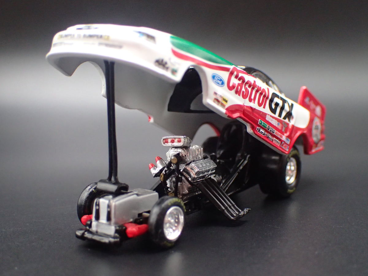 1999 FORD MUSTANG FUNNY CAR JOHN FORCE CASTROL GTX 1:64 SCALE DIECAST MODEL CAR