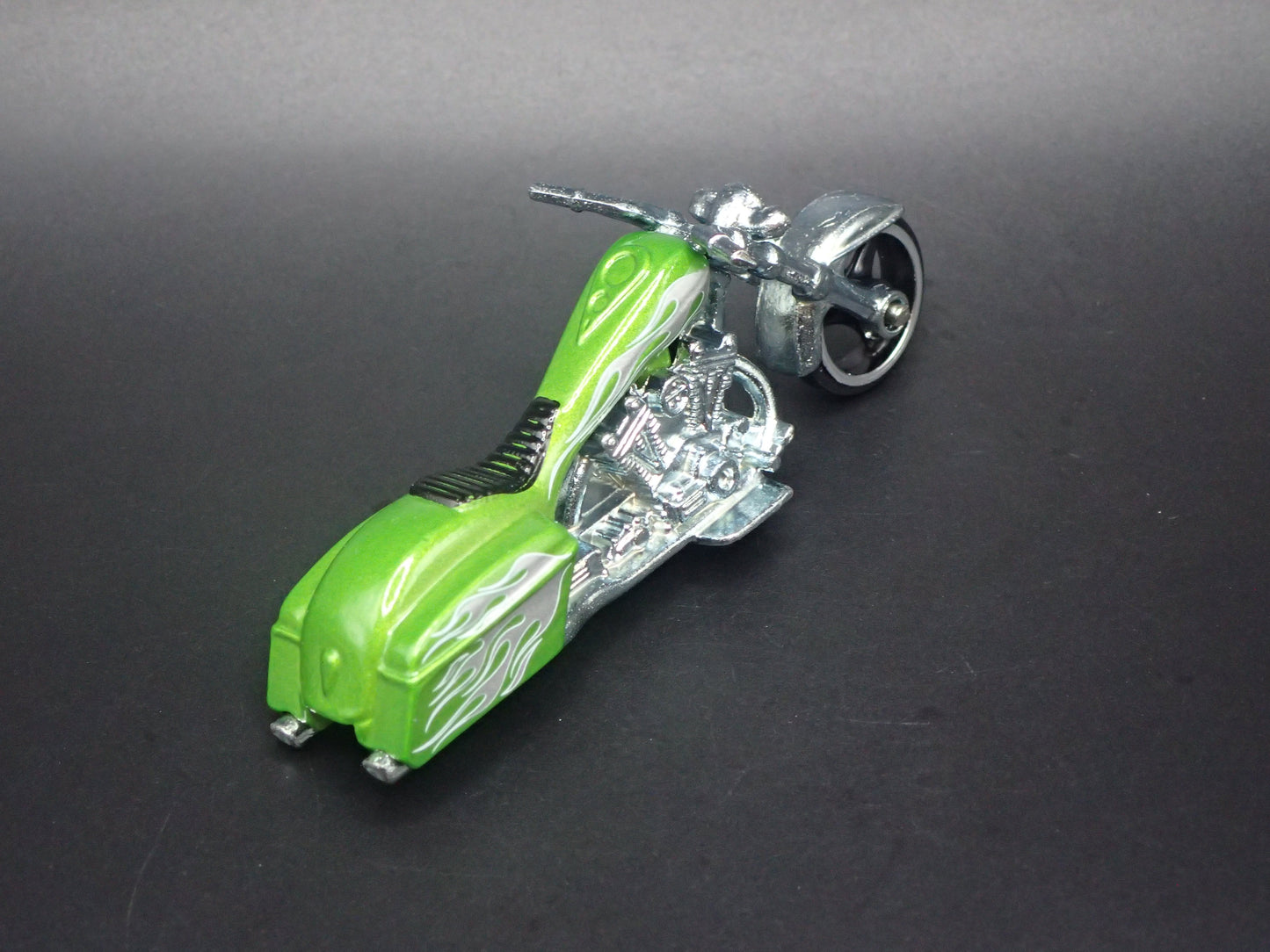 BAD BAGGER MOTORCYCLE GREEN HOT WHEELS 1:64 HW SCALE DIORAMA DIECAST MODEL CAR