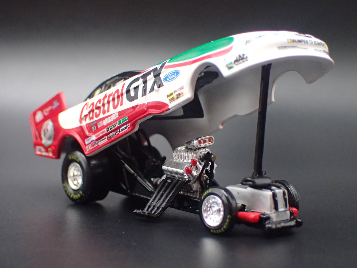 1999 FORD MUSTANG FUNNY CAR JOHN FORCE CASTROL GTX 1:64 SCALE DIECAST MODEL CAR