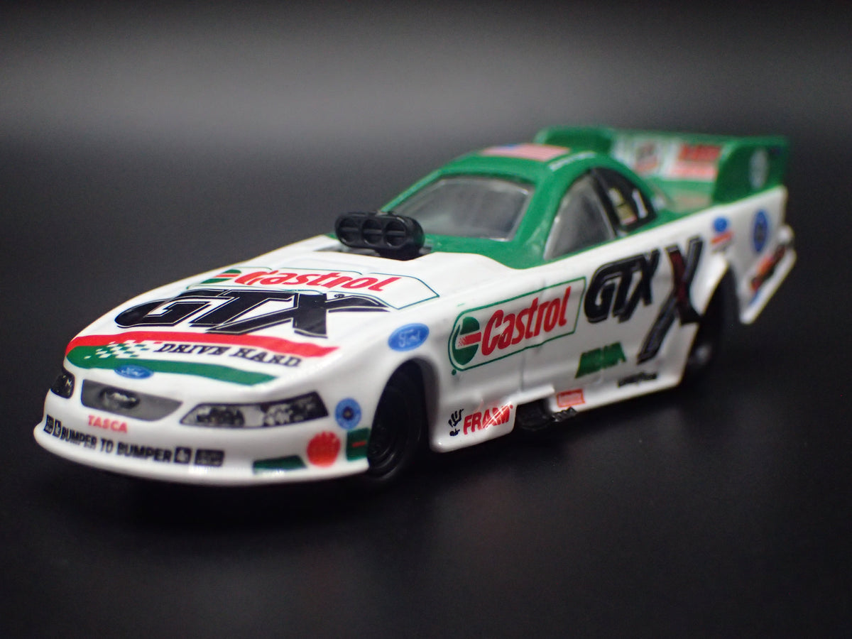 2001 FORD MUSTANG FUNNY CAR JOHN FORCE CASTROL GTX 1:64 SCALE DIECAST MODEL CAR