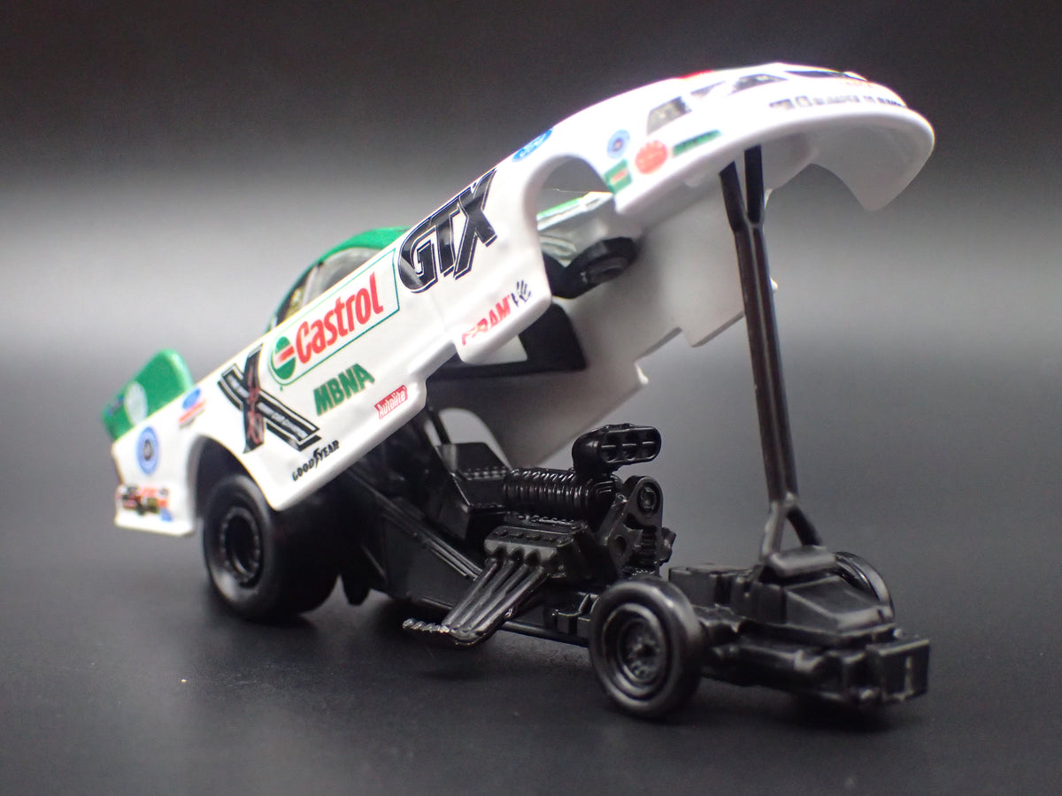 2001 FORD MUSTANG FUNNY CAR JOHN FORCE CASTROL GTX 1:64 SCALE DIECAST MODEL CAR
