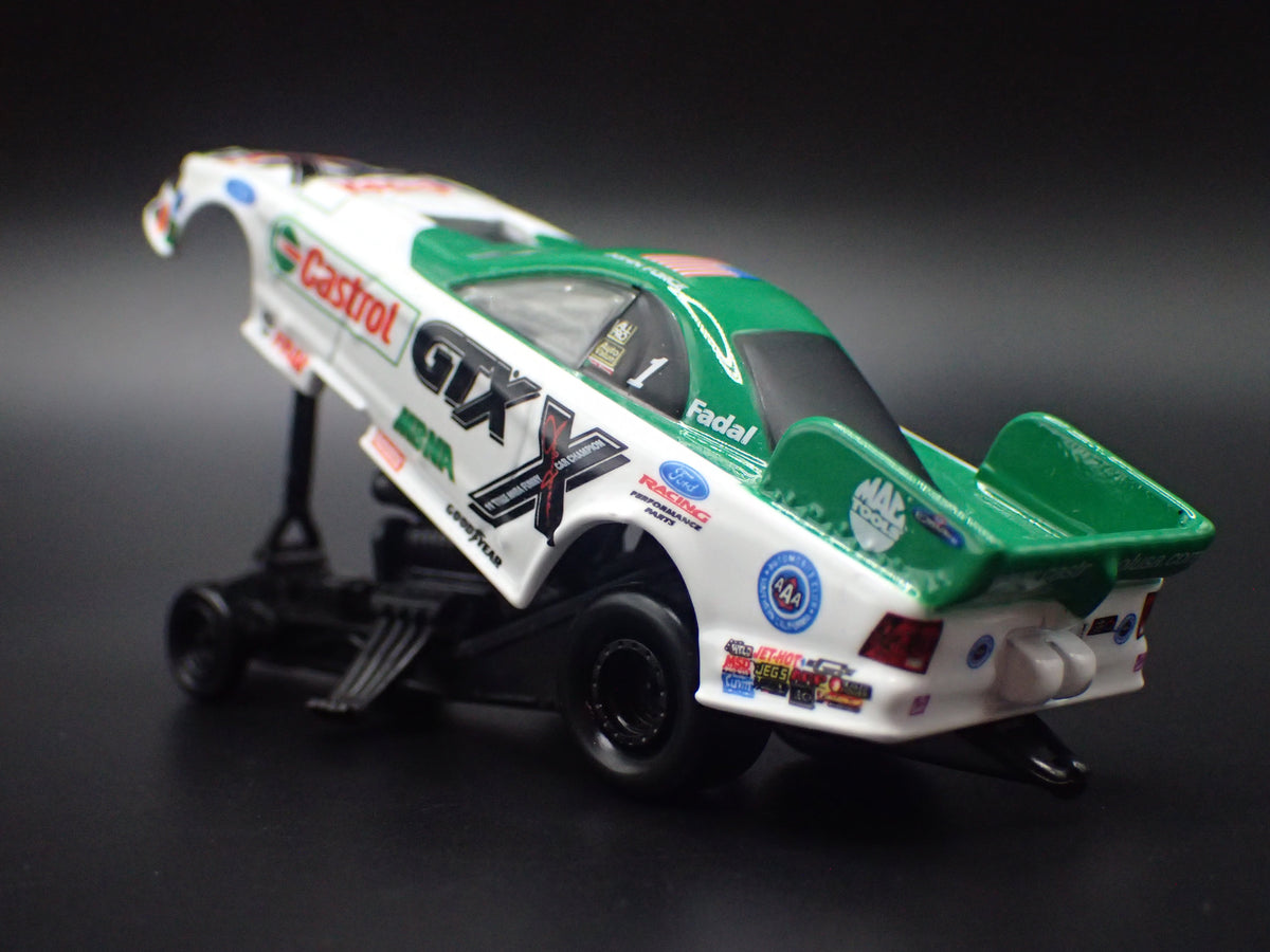 2001 FORD MUSTANG FUNNY CAR JOHN FORCE CASTROL GTX 1:64 SCALE DIECAST MODEL CAR
