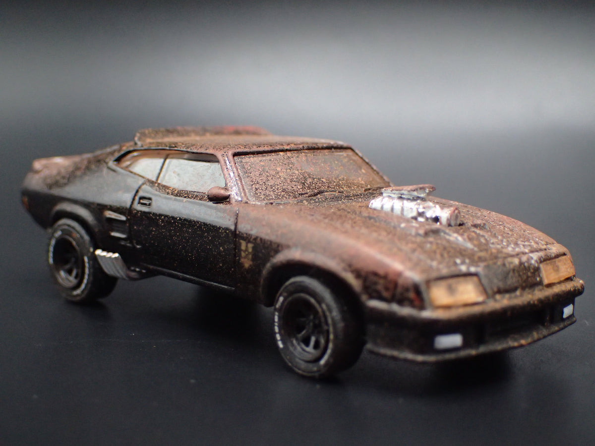 1973 73 FORD FALCON XB MAD MAX CUSTOM BARN FIND MUD 1:64 SCALE DIECAST MODEL CAR