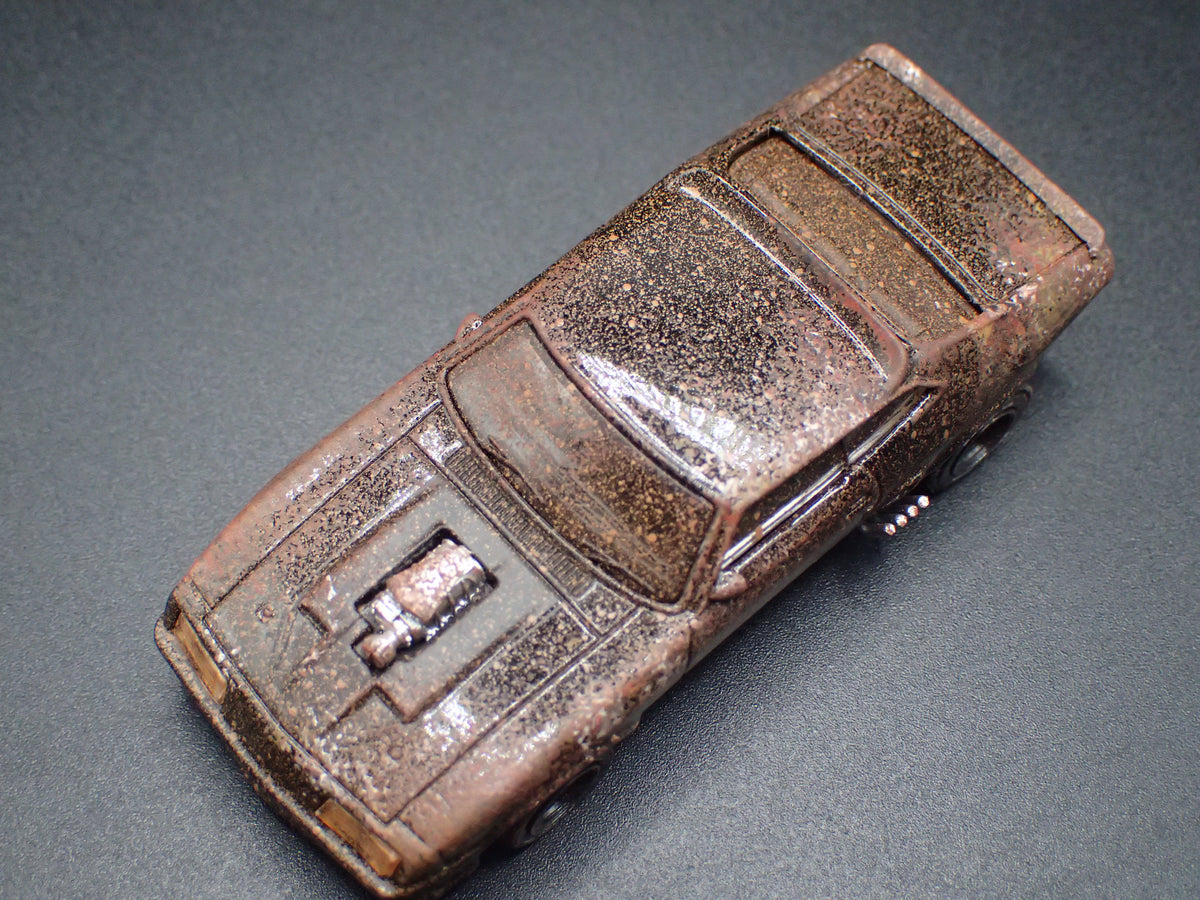 1973 73 FORD FALCON XB MAD MAX CUSTOM BARN FIND MUD 1:64 SCALE DIECAST MODEL CAR