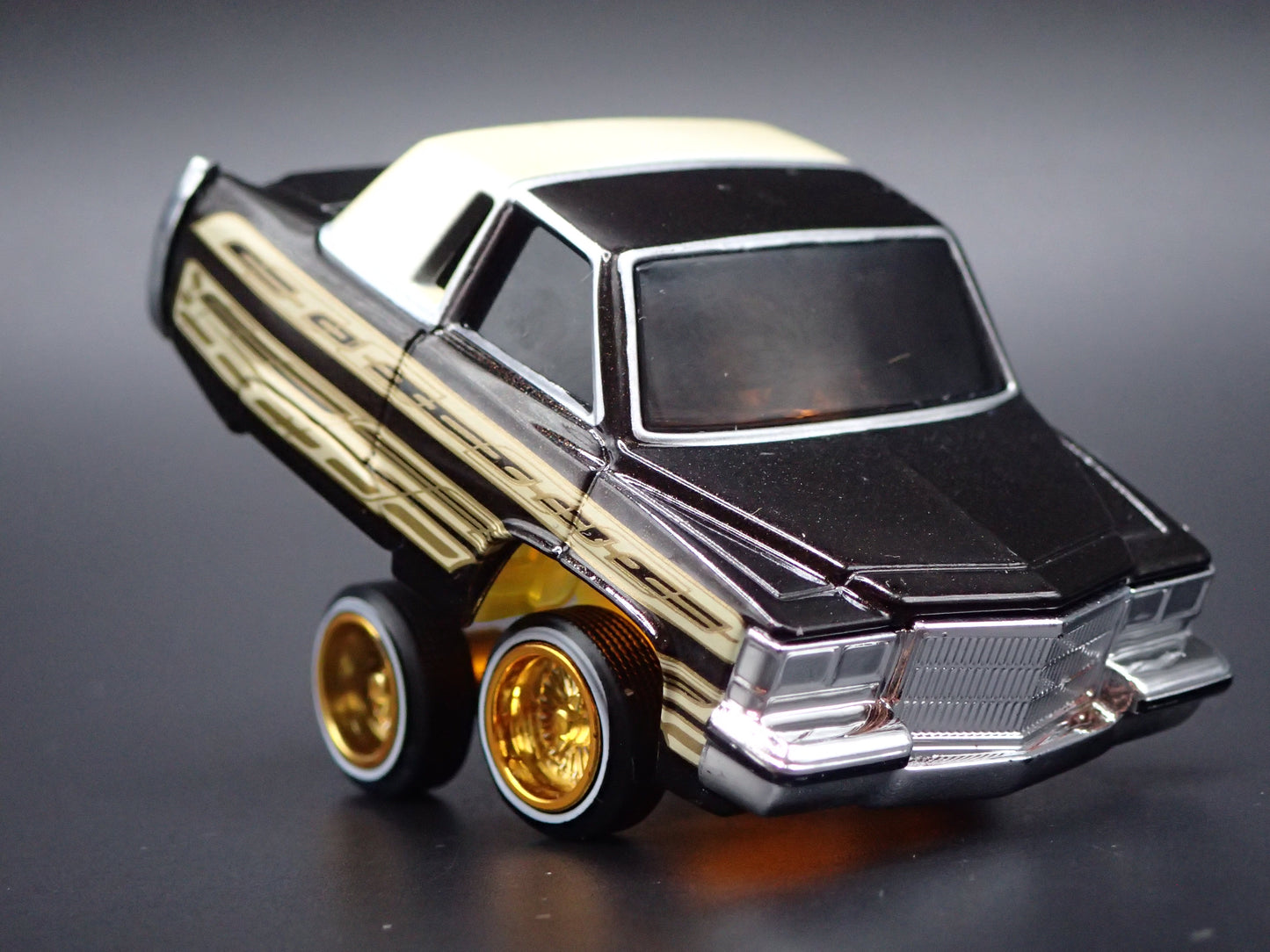 1985 85 CADILLAC FLEETWOOD COUPE CAR TUNED LOWRIDER BLACK 1:64 SCALE DIECAST MODEL CAR