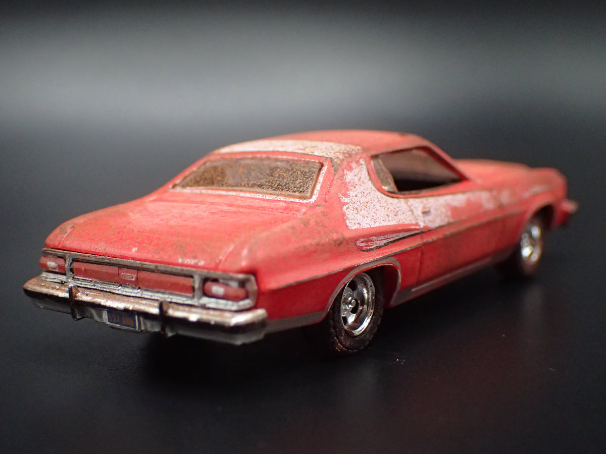 1976 76 FORD GRAN TORINO STARSKY & HUTCH BARN FIND 1:64 SCALE DIECAST CAR