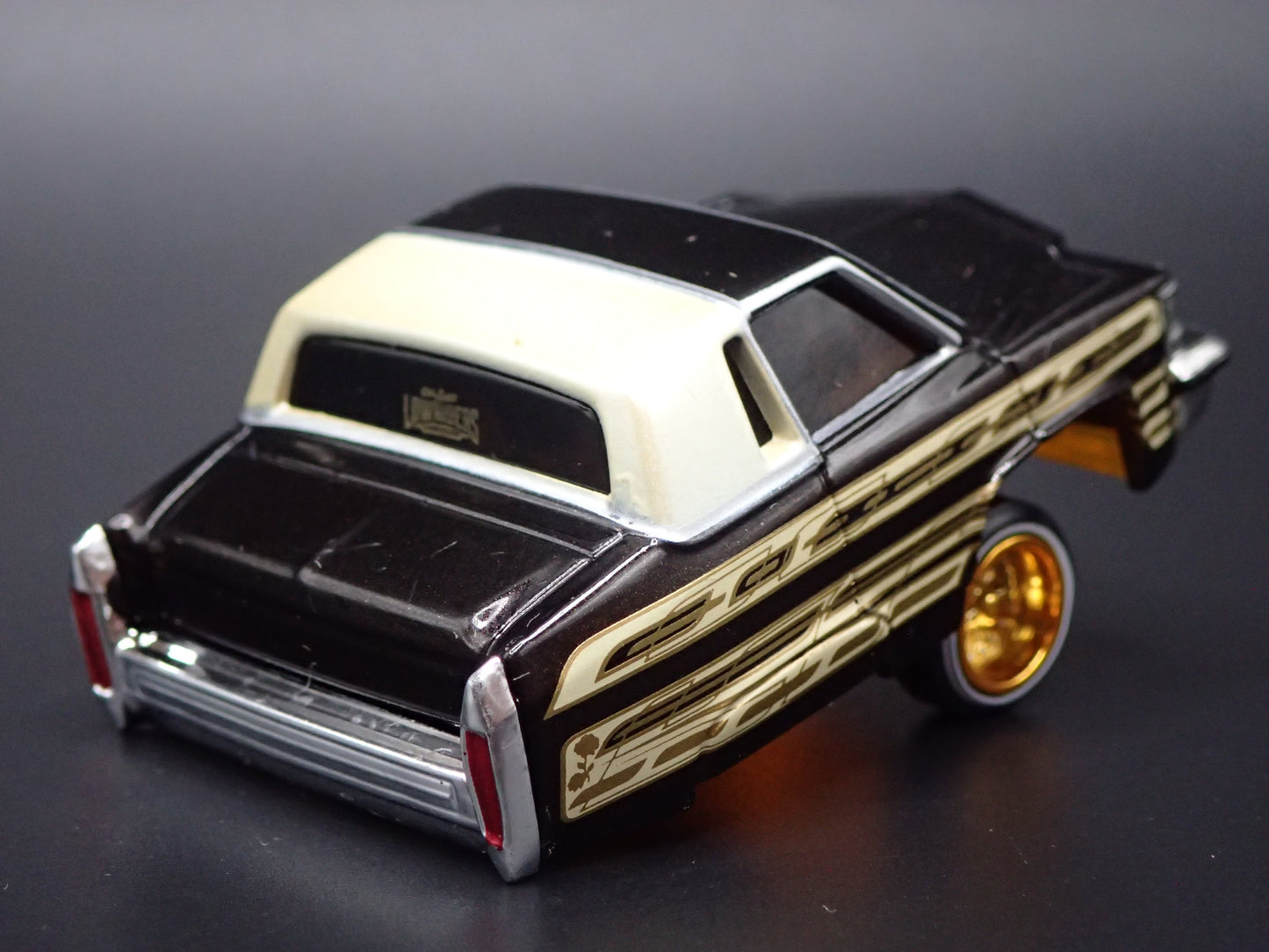 1985 85 CADILLAC FLEETWOOD COUPE CAR TUNED LOWRIDER BLACK 1:64 SCALE DIECAST MODEL CAR