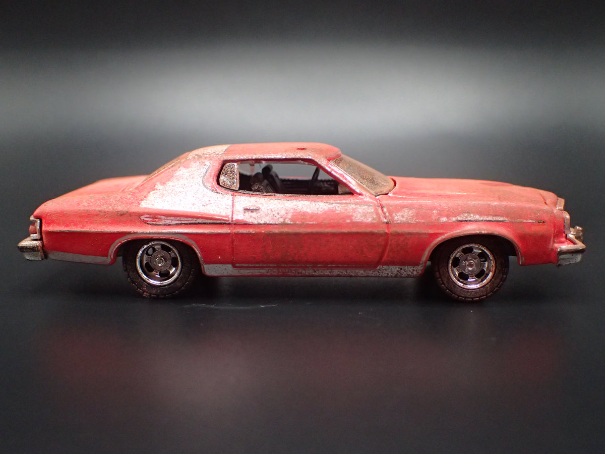 1976 76 FORD GRAN TORINO STARSKY & HUTCH BARN FIND 1:64 SCALE DIECAST CAR