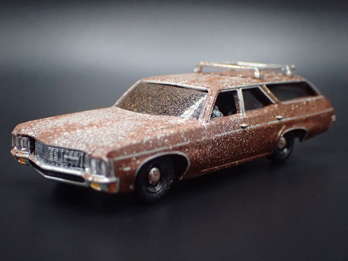1970 CHEVY CHEVROLET KINGSWOOD ESTATE STATION WAGON BARN FIND 1/64 DIECAST CAR