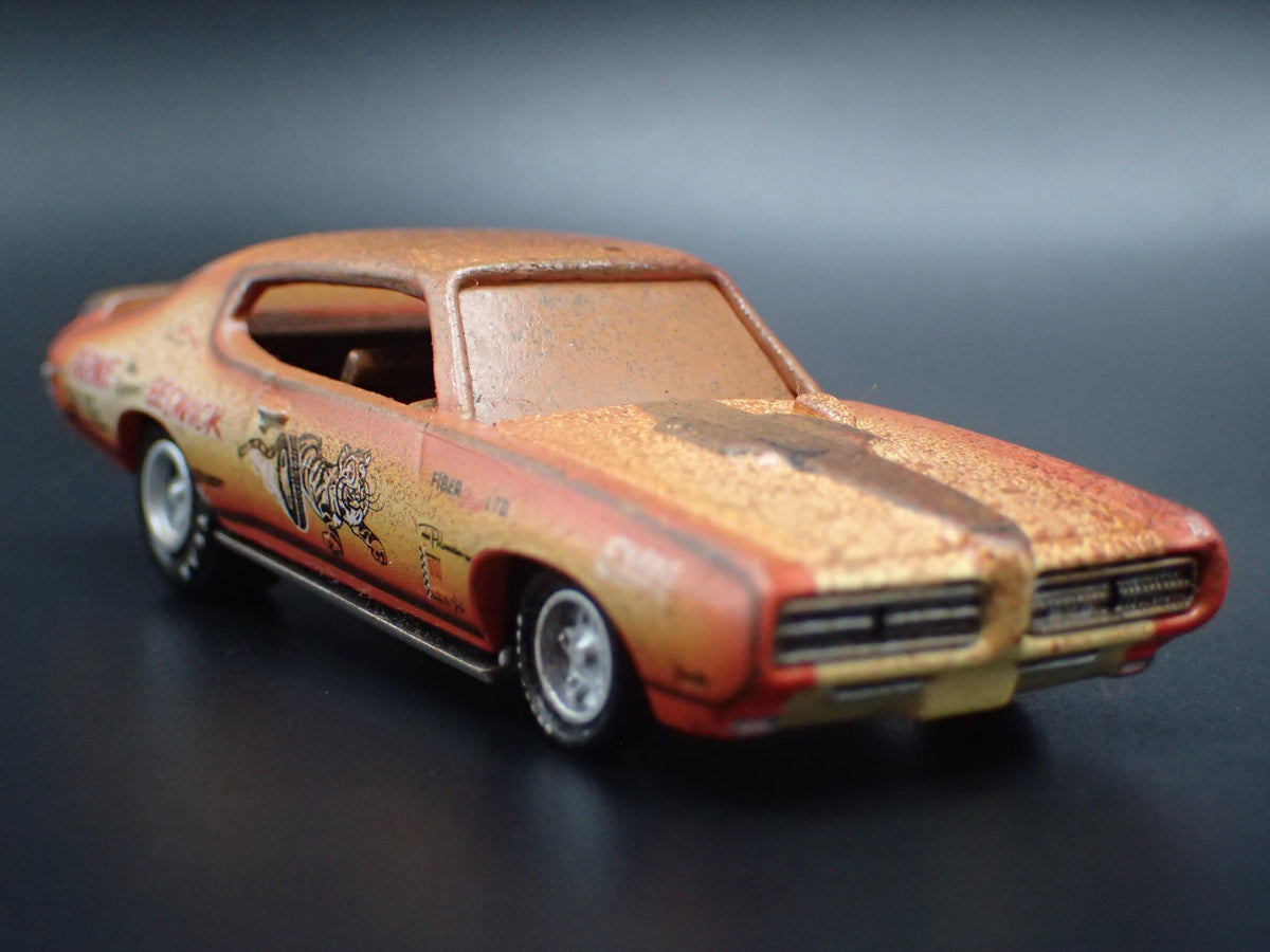 1969 69 PONTIAC GTO JUDGE BARN FIND CUSTOM 1:64 SCALE DIORAMA DIECAST MODEL CAR