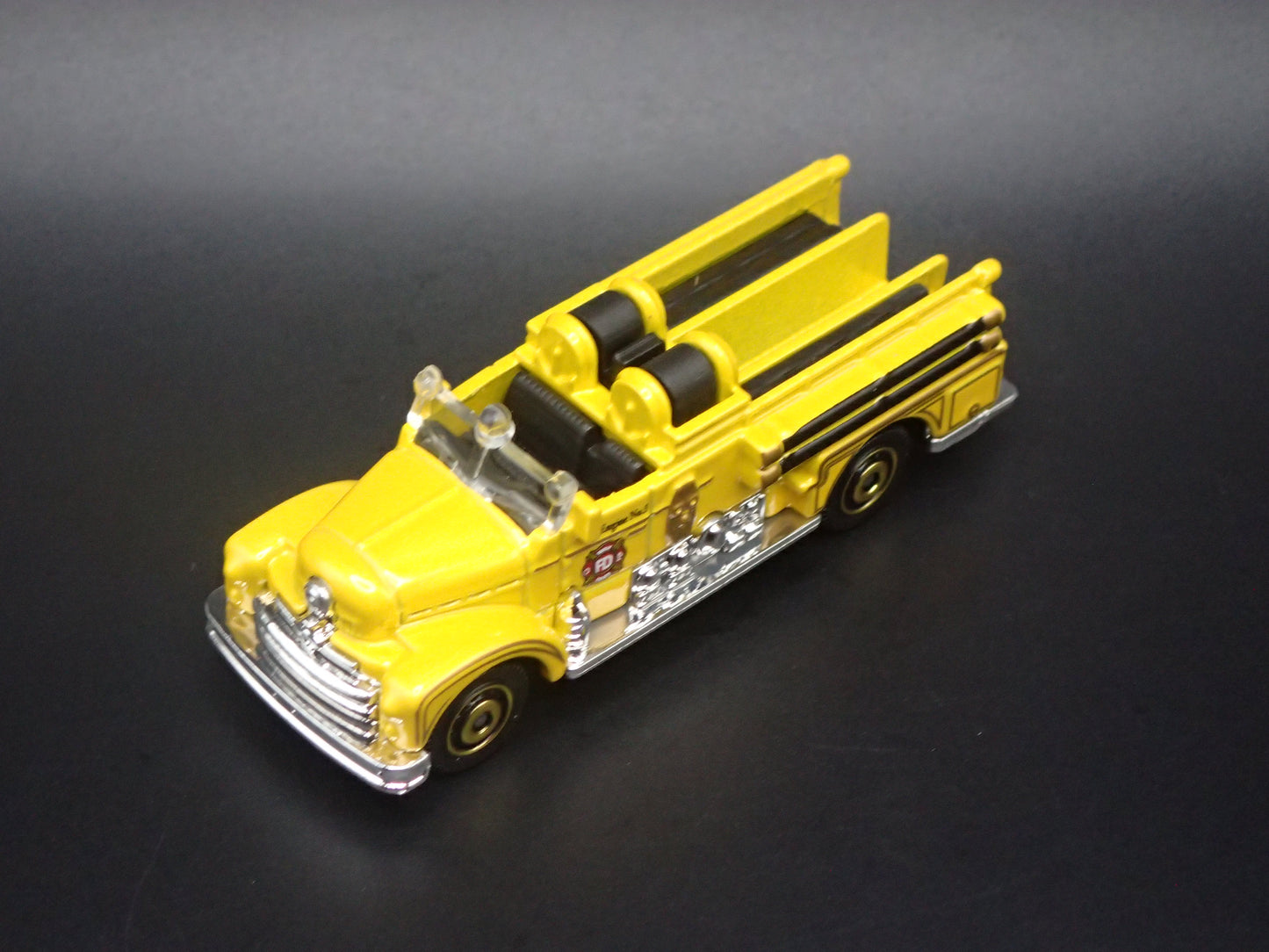 SEAGRAVE FIRE ENGINE FIRE TRUCK YELLOW 1/64 MB SCALE DIORAMA DIECAST MODEL CAR