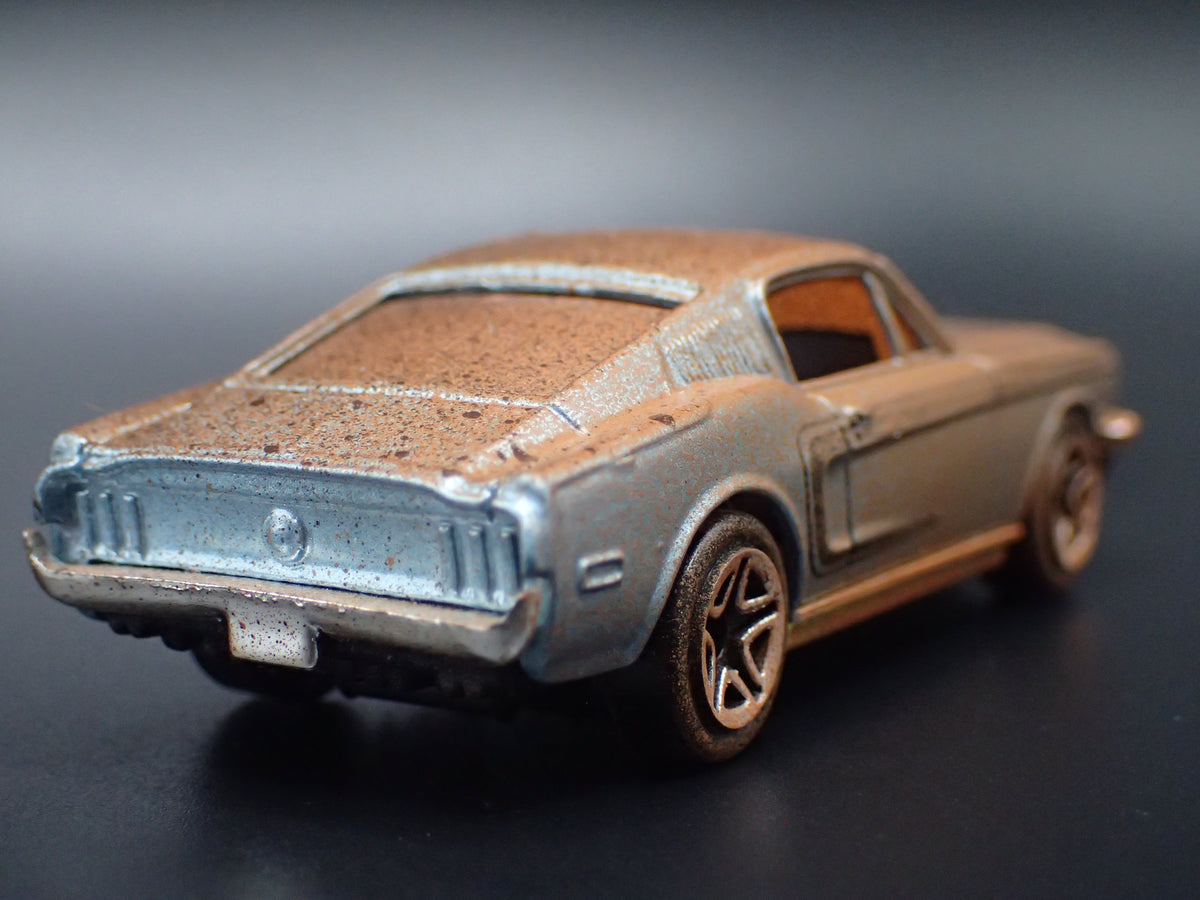 1968 68 FORD MUSTANG COBRA JET 428 CUSTOM BARN FIND 1:64 SCALE DIECAST MODEL CAR