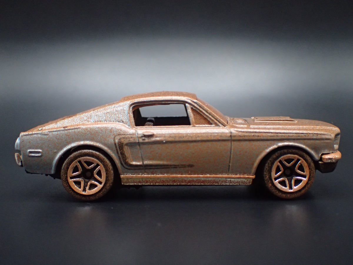 1968 68 FORD MUSTANG COBRA JET 428 CUSTOM BARN FIND 1:64 SCALE DIECAST MODEL CAR