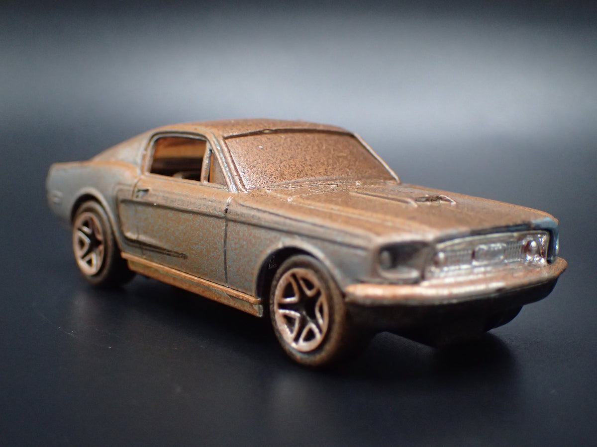 1968 68 FORD MUSTANG COBRA JET 428 CUSTOM BARN FIND 1:64 SCALE DIECAST MODEL CAR