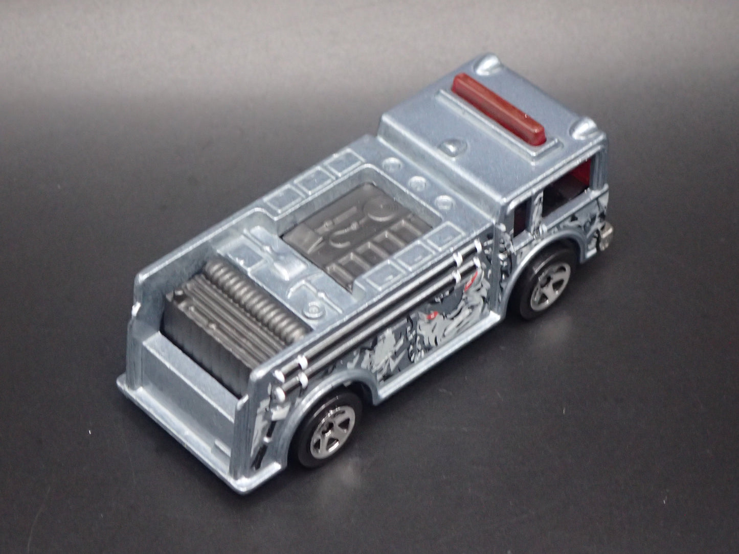 VINTAGE FIRE TRUCK GRAY 1:64 HW SCALE COLLECTIBLE DIORAMA DIECAST MODEL CAR