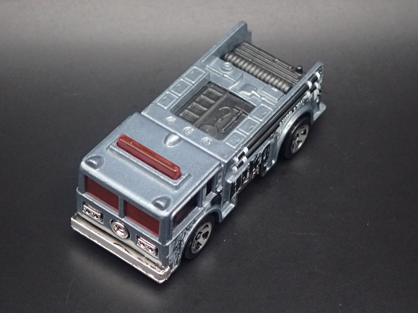 VINTAGE FIRE TRUCK GRAY 1:64 HW SCALE COLLECTIBLE DIORAMA DIECAST MODEL CAR