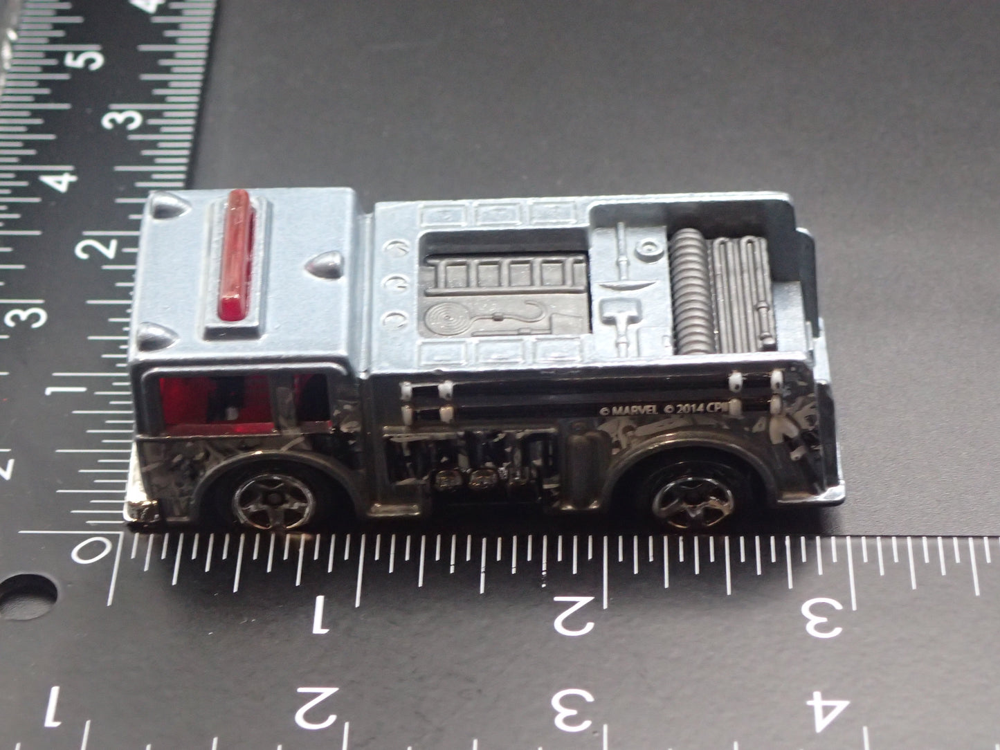 VINTAGE FIRE TRUCK GRAY 1:64 HW SCALE COLLECTIBLE DIORAMA DIECAST MODEL CAR