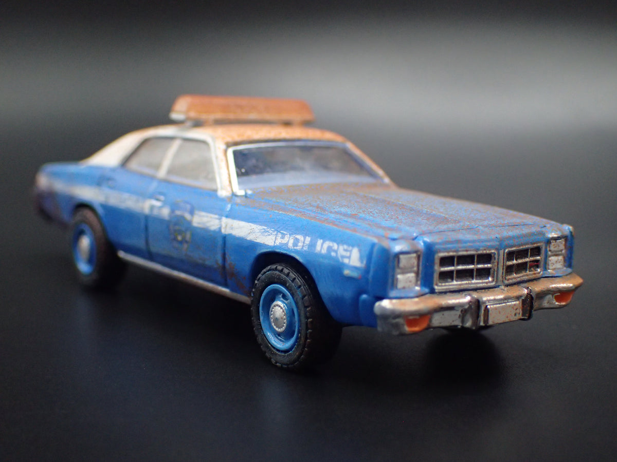 1978 78 DODGE MONACO NYPD CUSTOM BARN FIND 1/64 SCALE DIECAST MODEL CAR