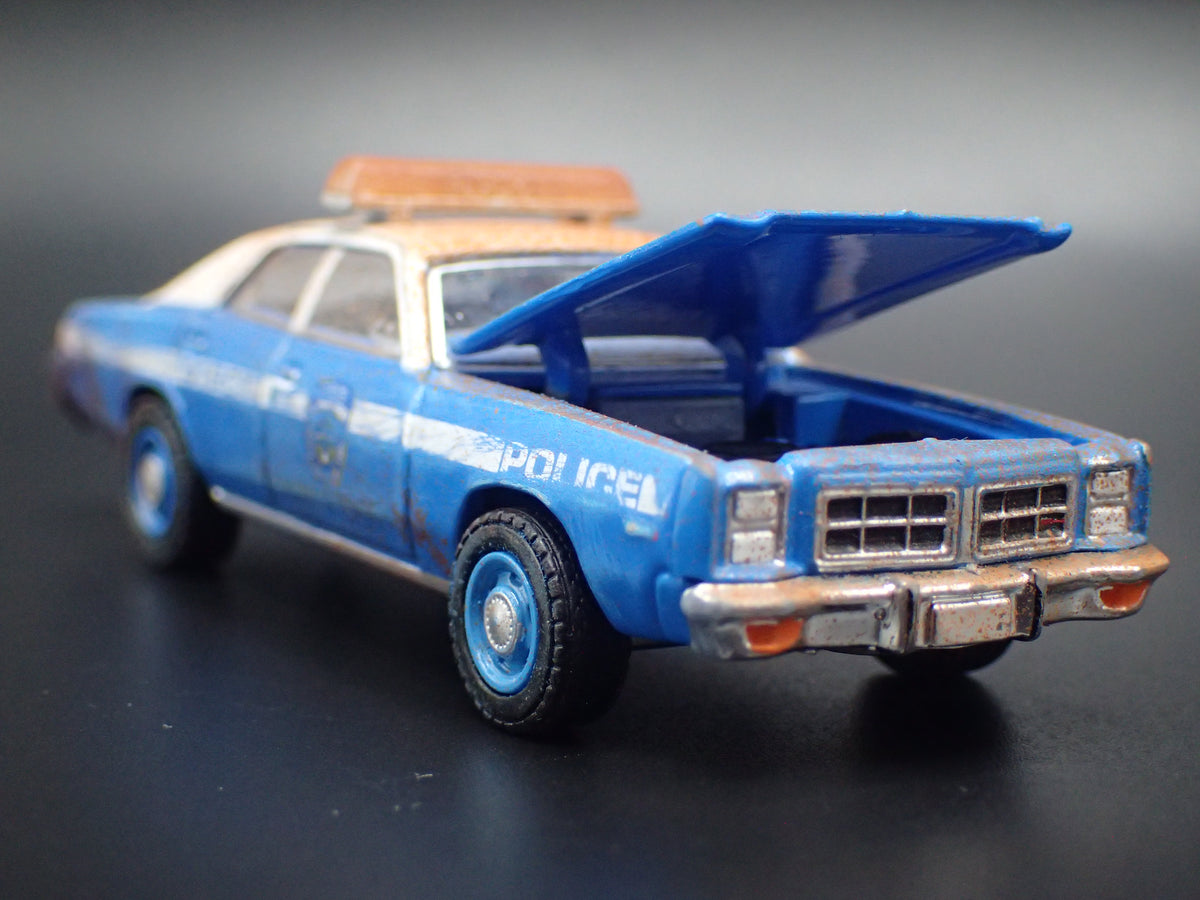 1978 78 DODGE MONACO NYPD CUSTOM BARN FIND 1/64 SCALE DIECAST MODEL CAR