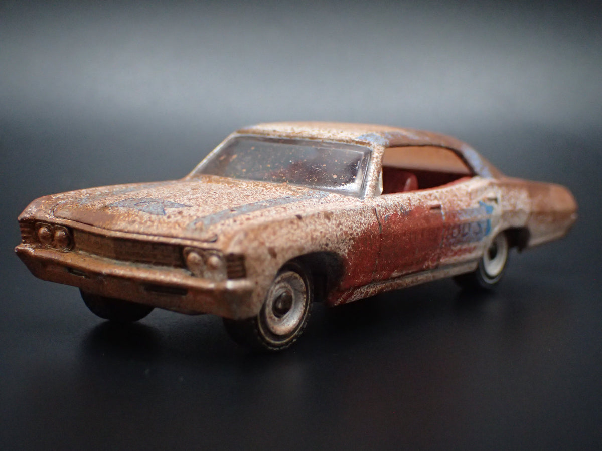 1967 67 CHEVY CHEVROLET IMPALA CUSTOM BARN FIND 1:64 SCALE DIECAST MODEL CAR