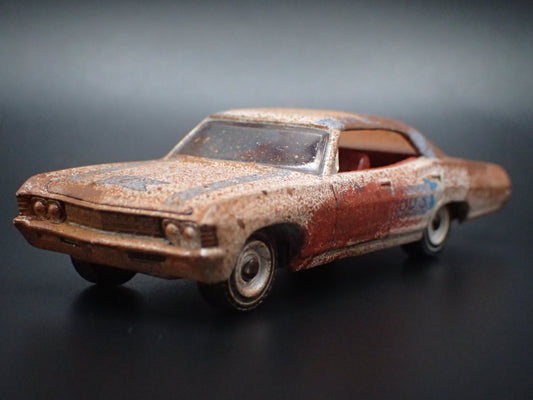 1967 67 CHEVY CHEVROLET IMPALA CUSTOM BARN FIND 1:64 SCALE DIECAST MODEL CAR