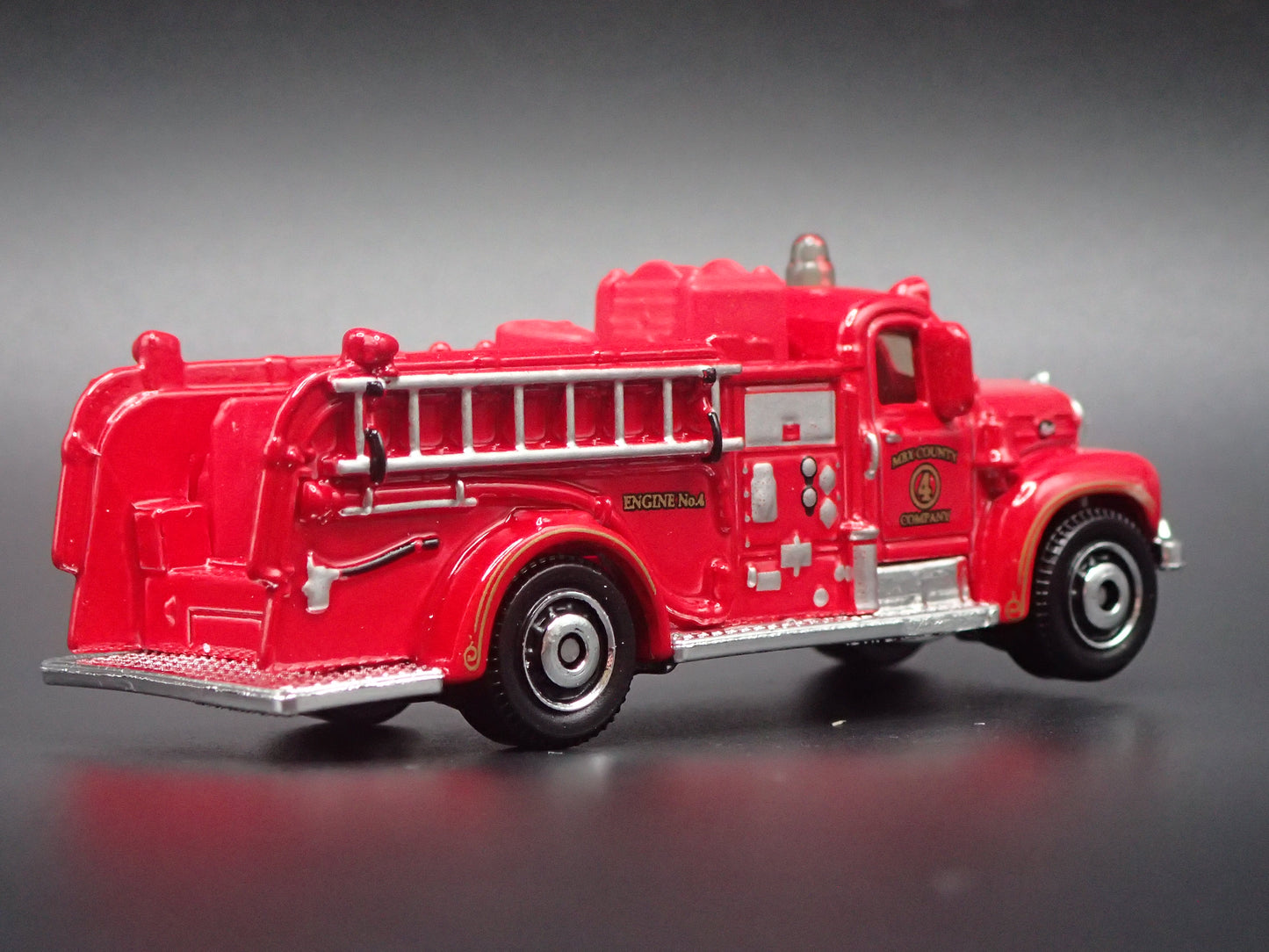1953-1966 MACK B FIRE ENGINE TRUCK 1:64 MB SCALE COLLECTIBLE DIECAST MODEL CAR