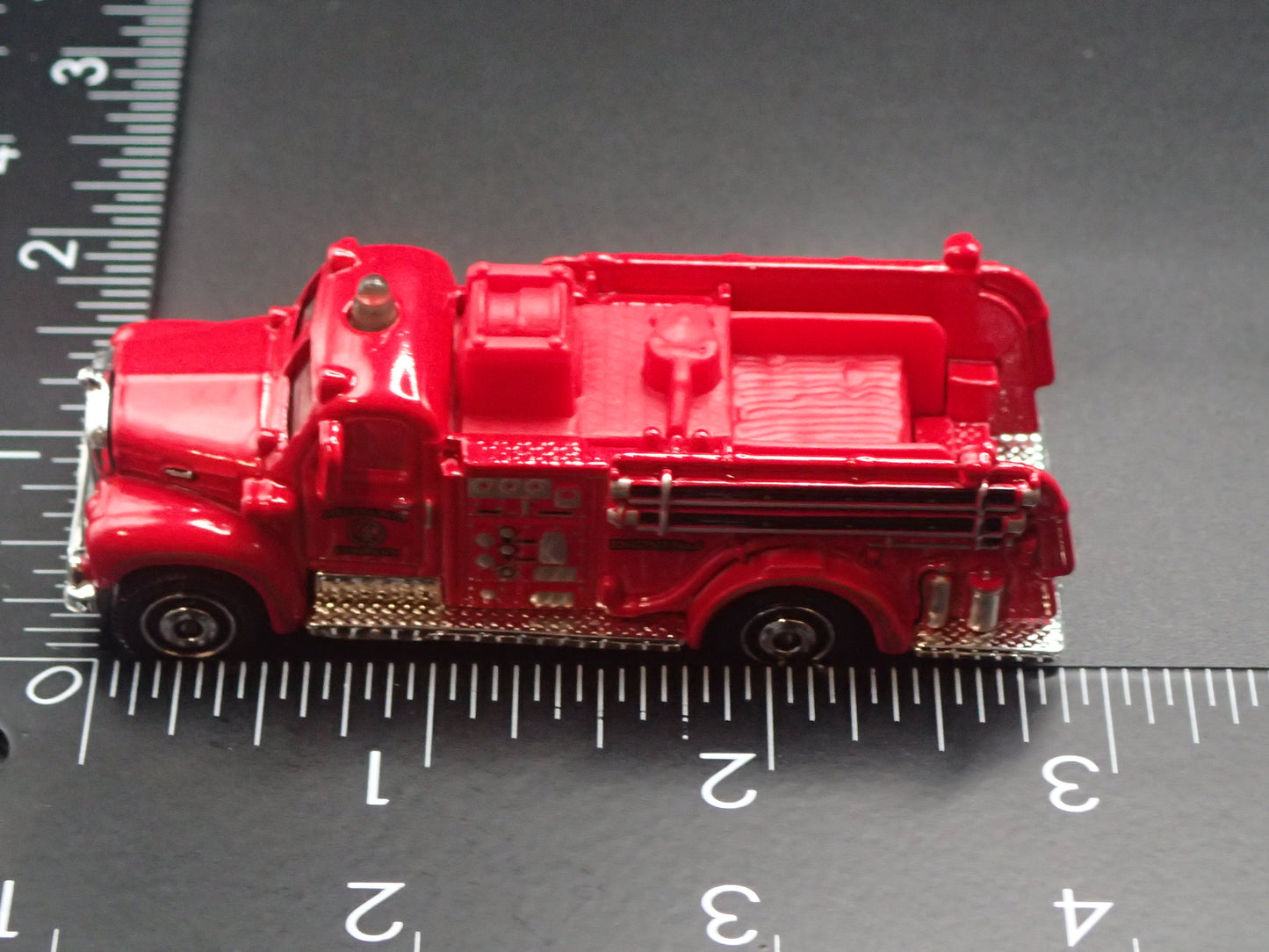 1953-1966 MACK B FIRE ENGINE TRUCK 1:64 MB SCALE COLLECTIBLE DIECAST MODEL CAR