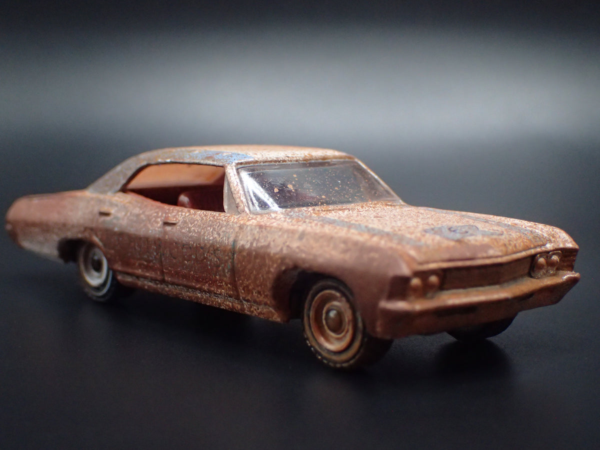 1967 67 CHEVY CHEVROLET IMPALA CUSTOM BARN FIND 1:64 SCALE DIECAST MODEL CAR