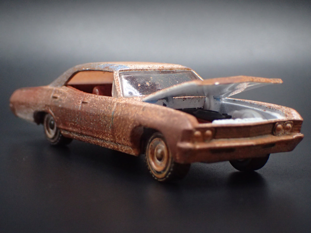 1967 67 CHEVY CHEVROLET IMPALA CUSTOM BARN FIND 1:64 SCALE DIECAST MODEL CAR
