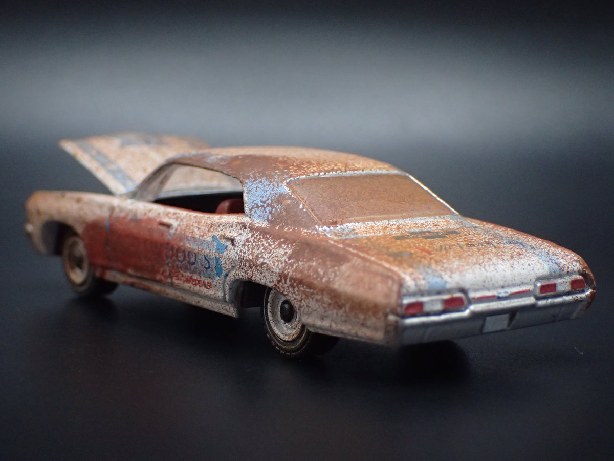 1967 67 CHEVY CHEVROLET IMPALA CUSTOM BARN FIND 1:64 SCALE DIECAST MODEL CAR