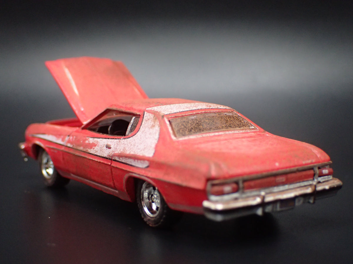 1976 76 FORD GRAN TORINO STARSKY & HUTCH BARN FIND 1:64 SCALE DIECAST CAR