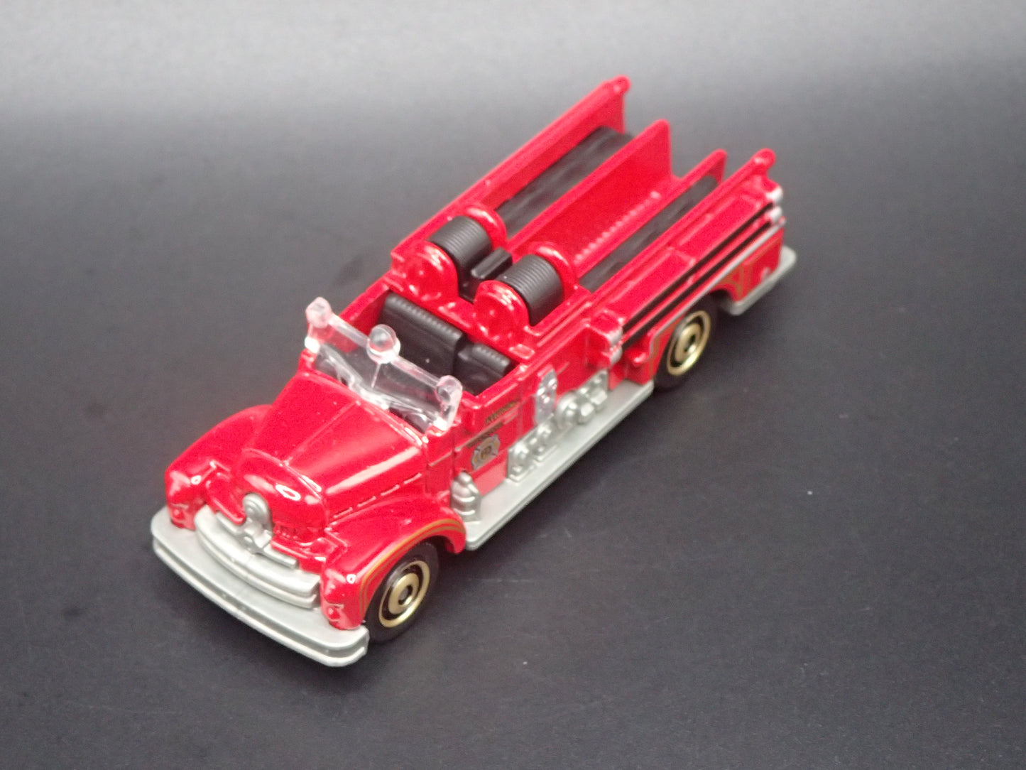 SEAGRAVE FIRE ENGINE FIRE TRUCK RED 1/64 MB SCALE DIORAMA DIECAST MODEL CAR