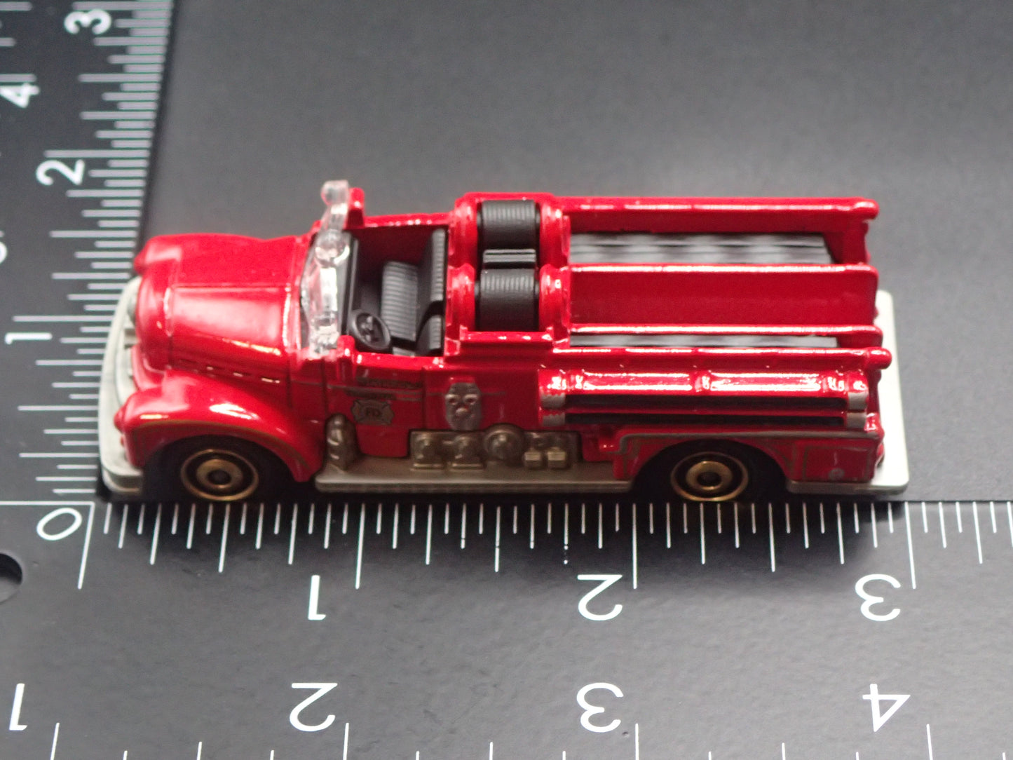 SEAGRAVE FIRE ENGINE FIRE TRUCK RED 1/64 MB SCALE DIORAMA DIECAST MODEL CAR