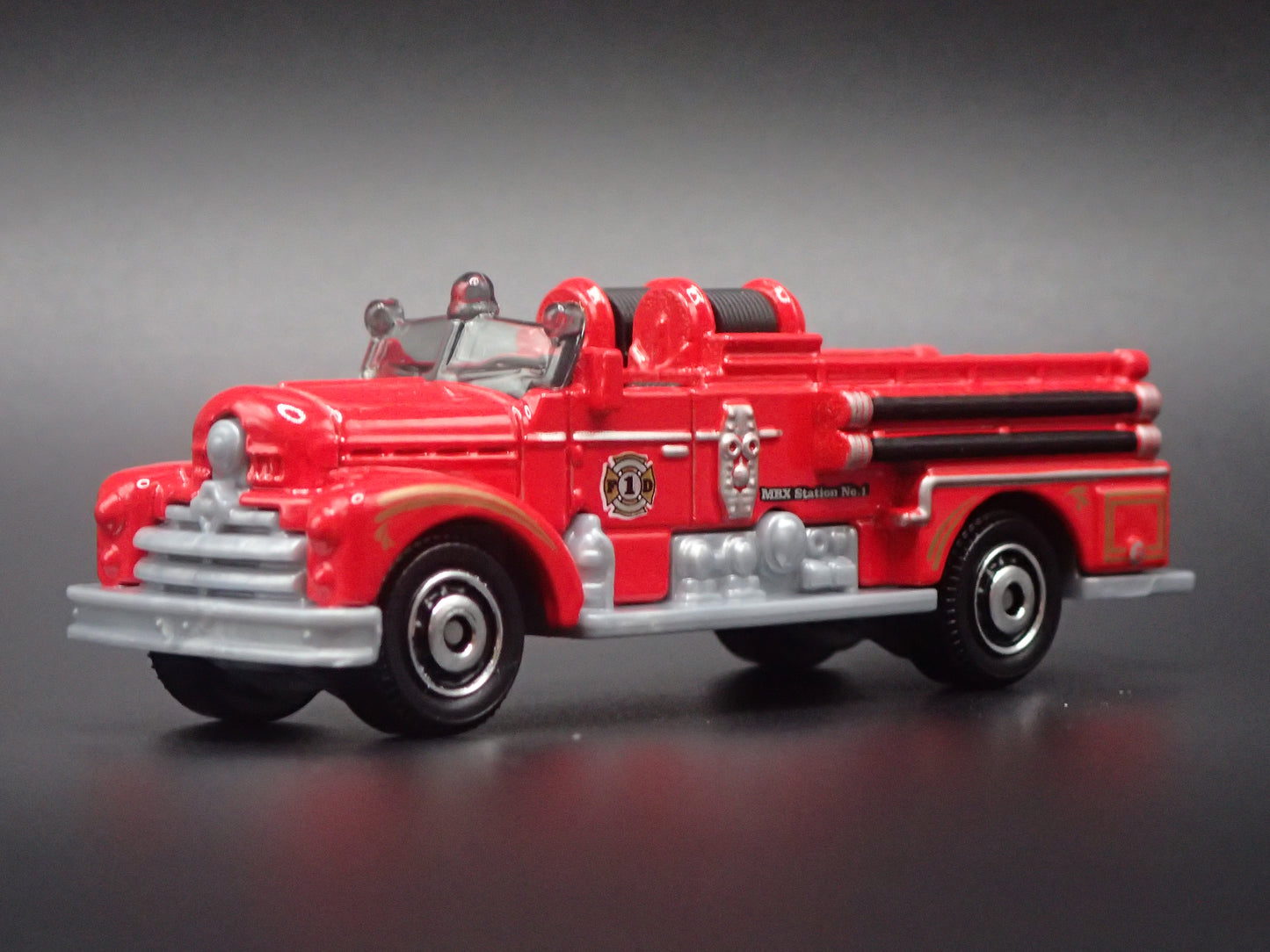 SEAGRAVE FIRE ENGINE FIRE TRUCK RED 1/64 MB SCALE DIORAMA DIECAST MODEL CAR