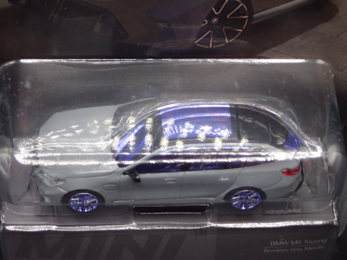 BMW M5 TOURING WAGON GREY, PURPLE CHASE TSM MODEL MINI GT 1096 1/64 SCALE 2026