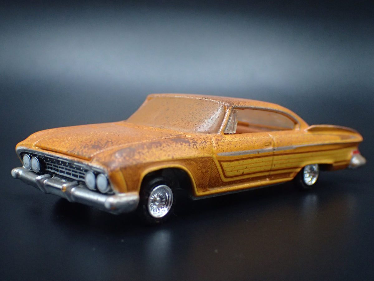 1961 61 DODGE DART PHOENIX LOWRIDER BARN FIND 1:64 SCALE DIORAMA DIECAST MODEL CAR