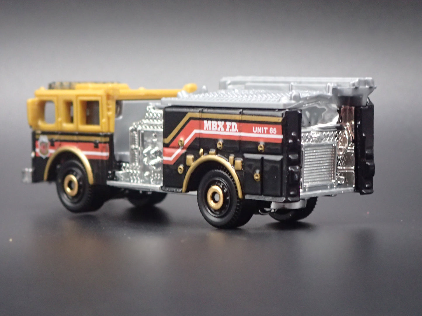 PIERCE DASH FIRE ENGINE TRUCK 1:64 MB SCALE COLLECTIBLE DIECAST MODEL CAR
