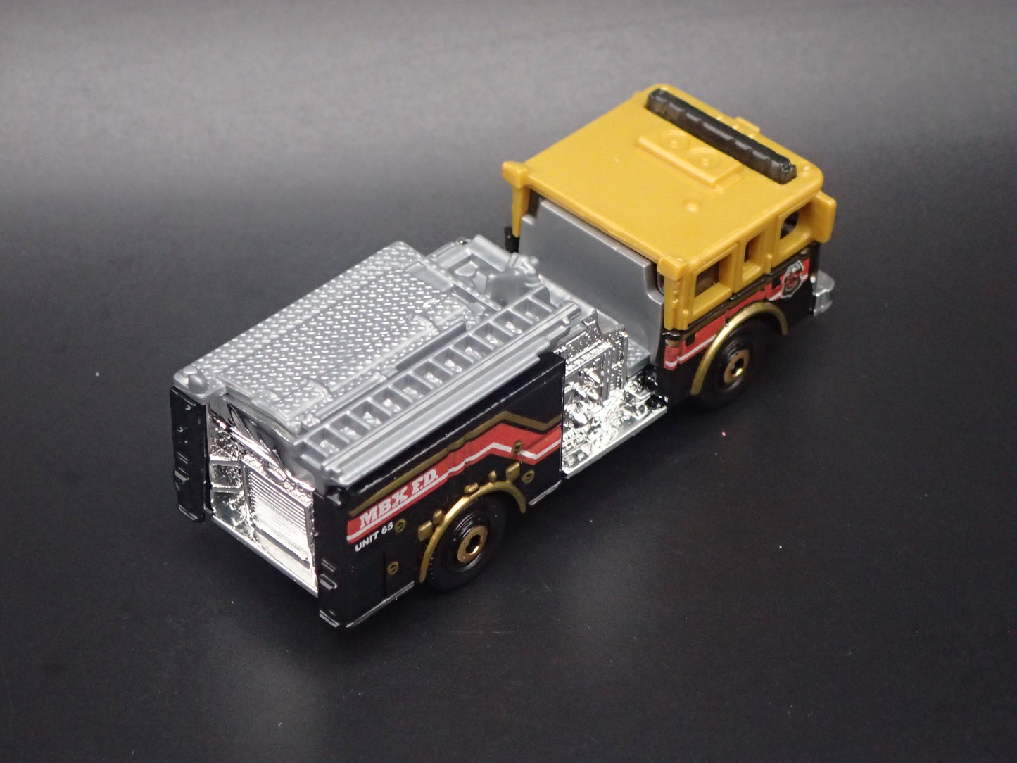 PIERCE DASH FIRE ENGINE TRUCK 1:64 MB SCALE COLLECTIBLE DIECAST MODEL CAR